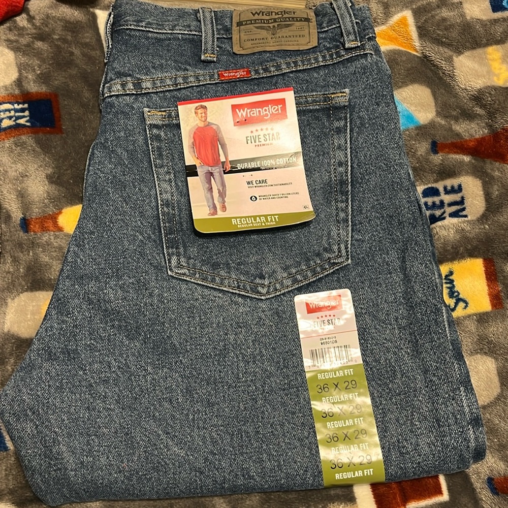 Wrangler men’s regular fit.